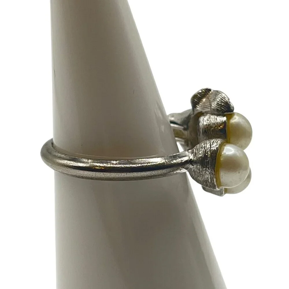 Vtg Avon Silver Tone Faux Pearl Ring Size 6 Classic Elegant Evening Rhinestone‎